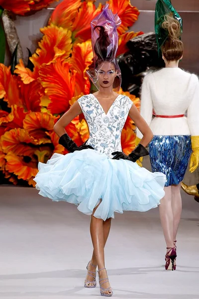 Look 17